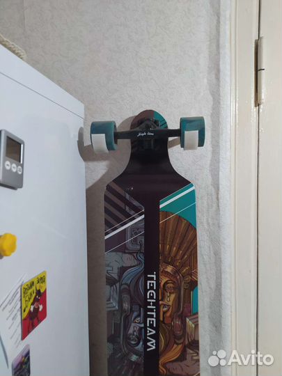 Кронштейн для скейтборда на стену