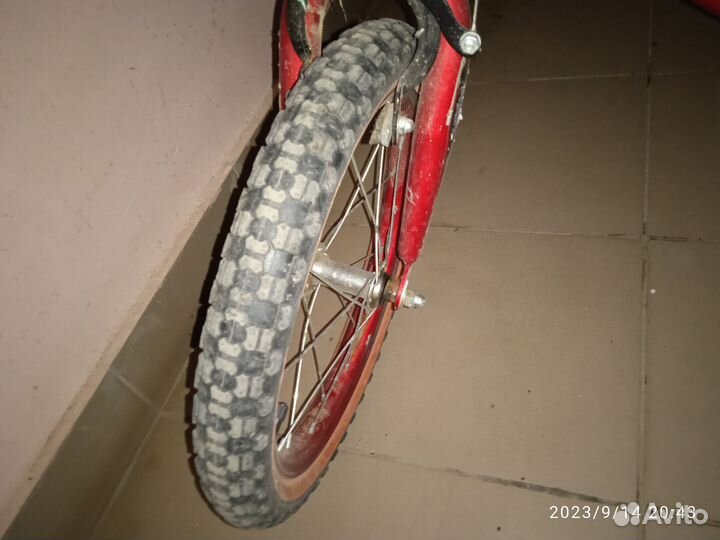 Детский велосипед 16