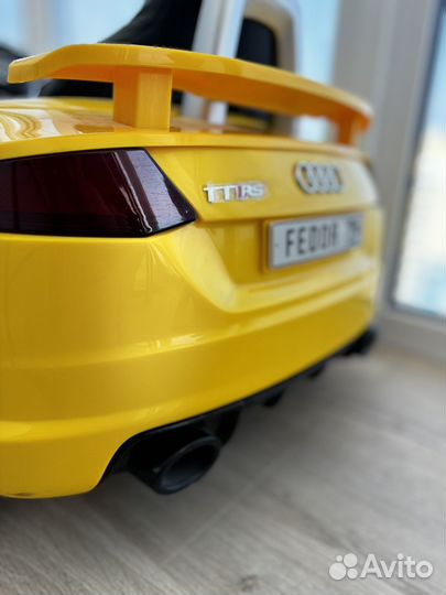 Детский электромобиль audi tt rs