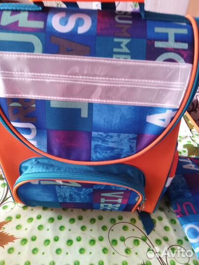 Портфель школьный новый