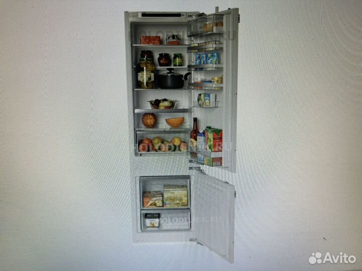 Встраиваемый холодильник Siemens новый