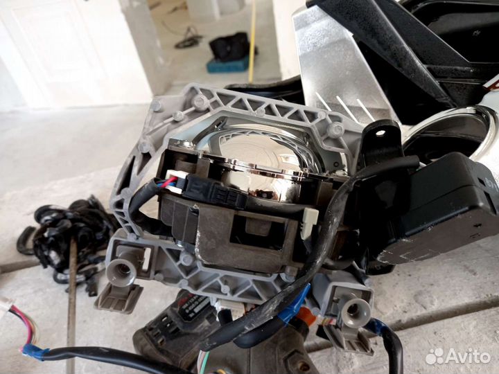 Камри v70 правая фара и левая рейстайлинг