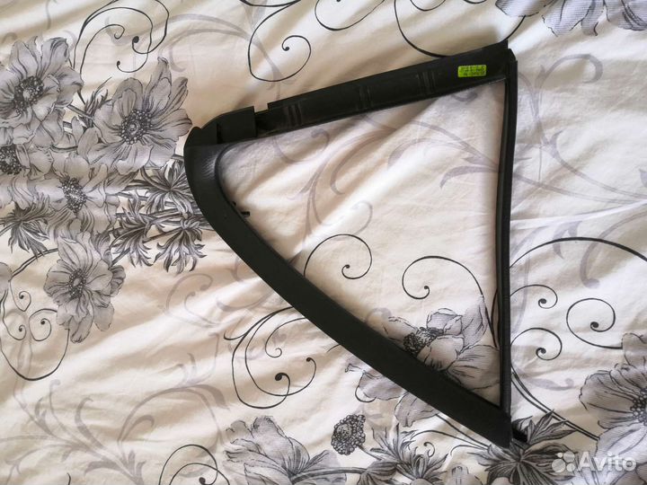 Уплотнитель резинка проема стекла двери Nissan alm