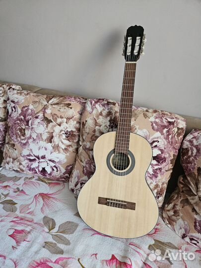 Классическая гитара 3 4