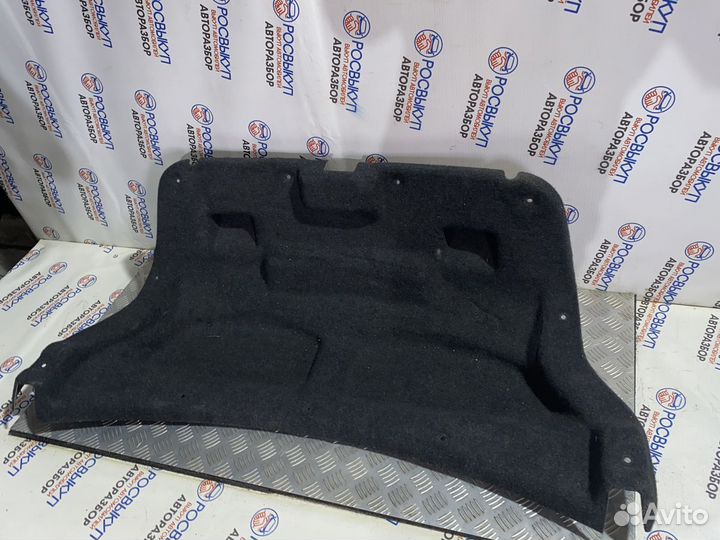 Обшивка крышки багажника Toyota Avensis