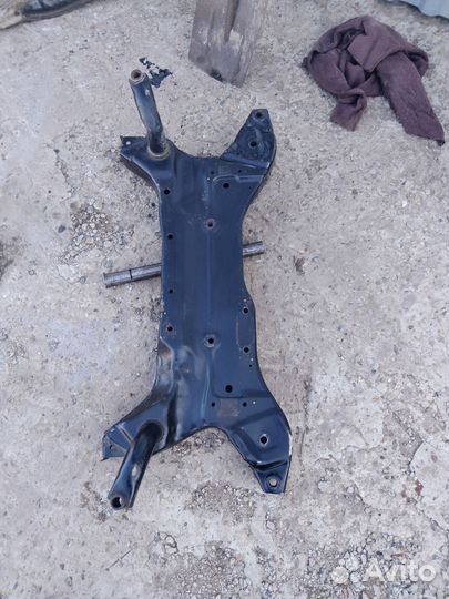 Подрамник на lancer 10