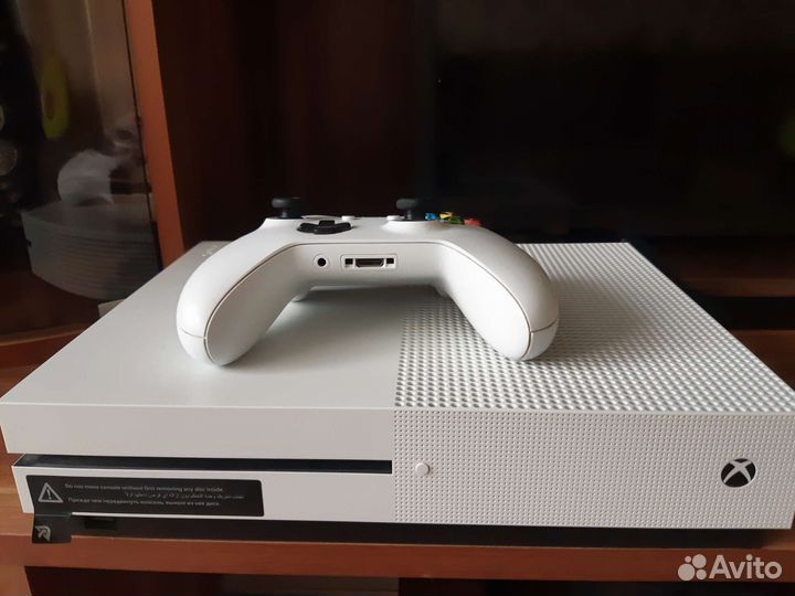 Xbox One s 1tb с играми