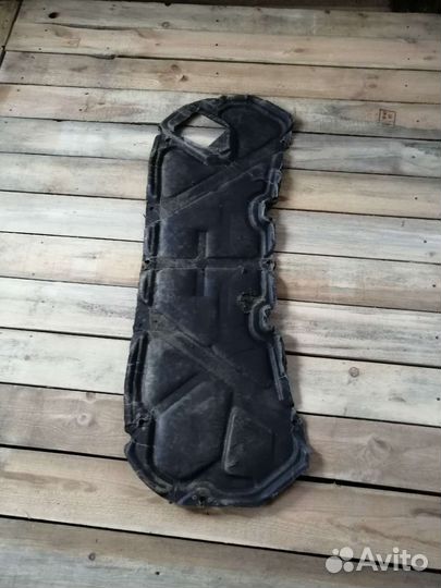 Шумоизоляция капота Nissan Primera P12