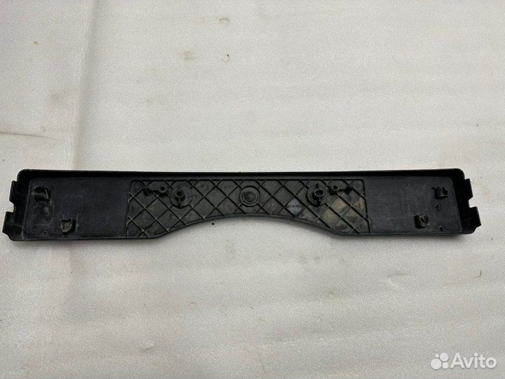 Накладка бампера переднего (под номер) передняя