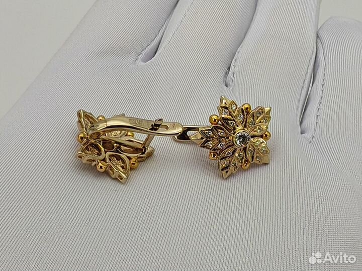 Золотые Серьги 750 пробы с бриллиантами. Рассрочка
