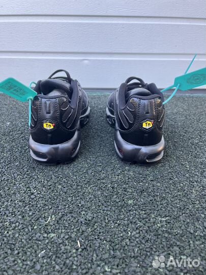 Nike air max tn plus black