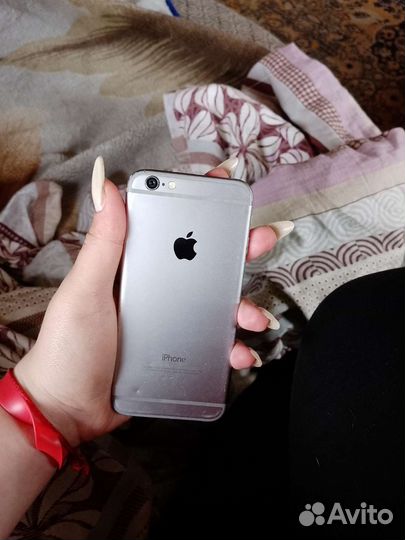 Телефон iPhone 6s