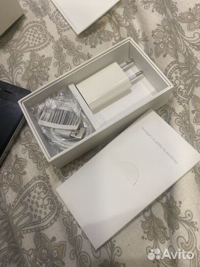 iPhone 4S, 16 ГБ