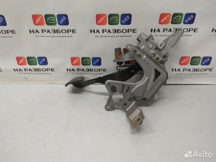 Педаль тормоза Nissan Teana J32 2.5 2012
