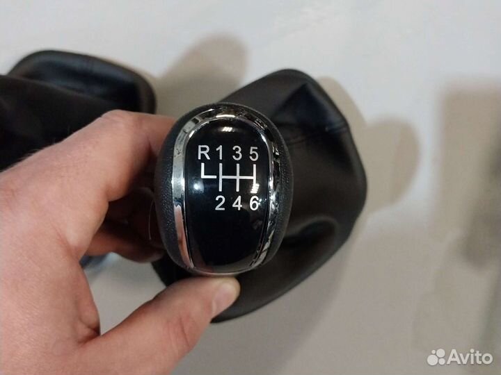 Ручка МКПП с чехлом Skoda Fabia 1