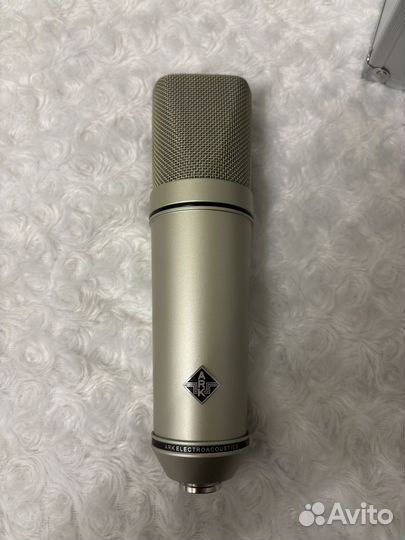 Студийный микрофон