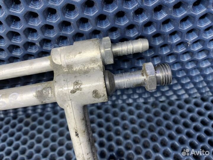 Рампа топливная правая VW Touareg GP 5.0 BLE AYH