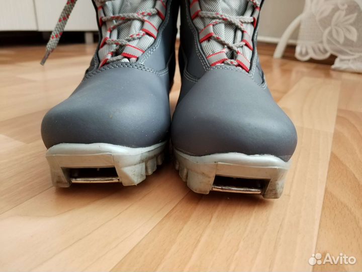 Ботинки лыжные женские