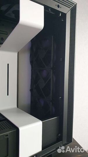 Компьютерный корпус nzxt H710