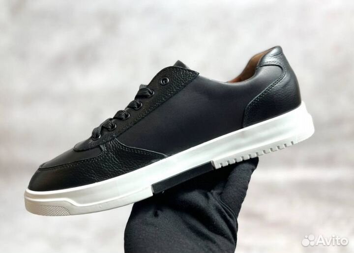 Кроссовки Boss комфортные