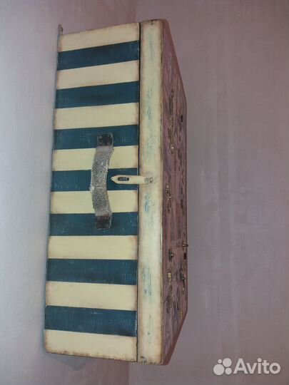 Шкафчик навесной