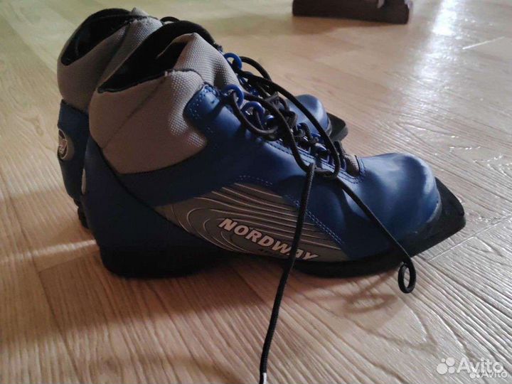 Лыжные ботинки