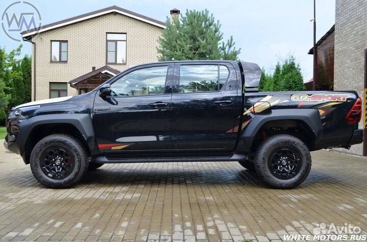 Toyota Hilux 2.8 AT, 2024, 40 км