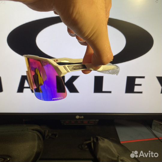 Очки oakley Sutro