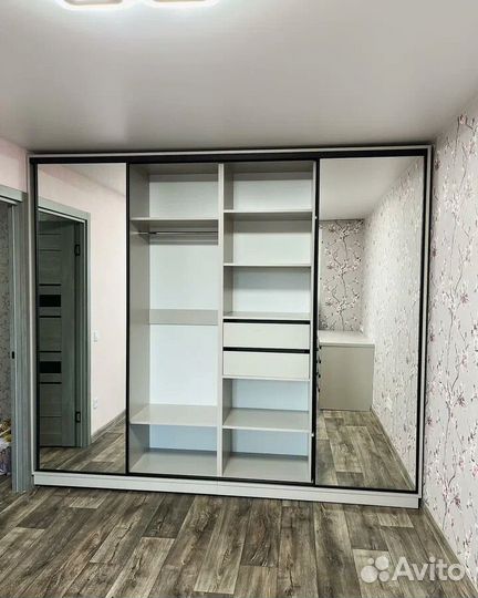 Шкаф купе встроенный