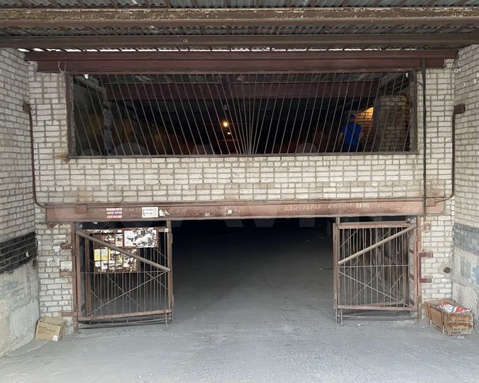 Гараж, > 30 м²