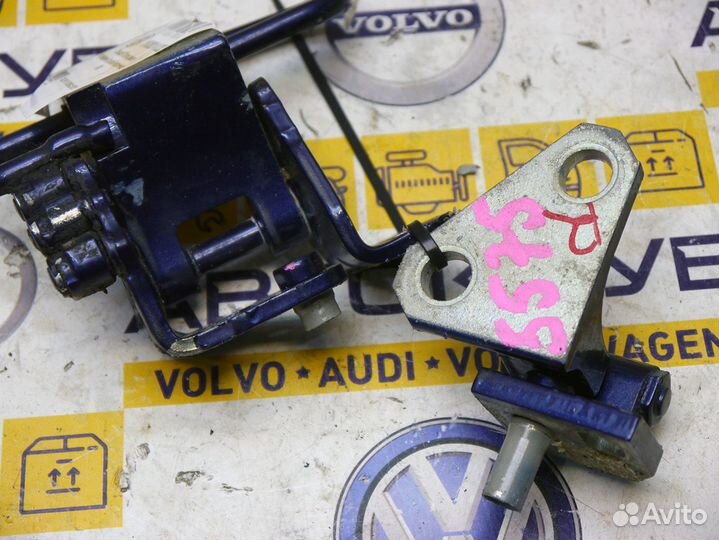 Петли двери передней правой верх+низ VW Гольф6