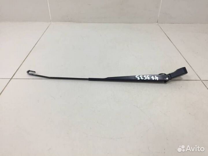 Поводок стеклоочистителя передний правый LADA Larg