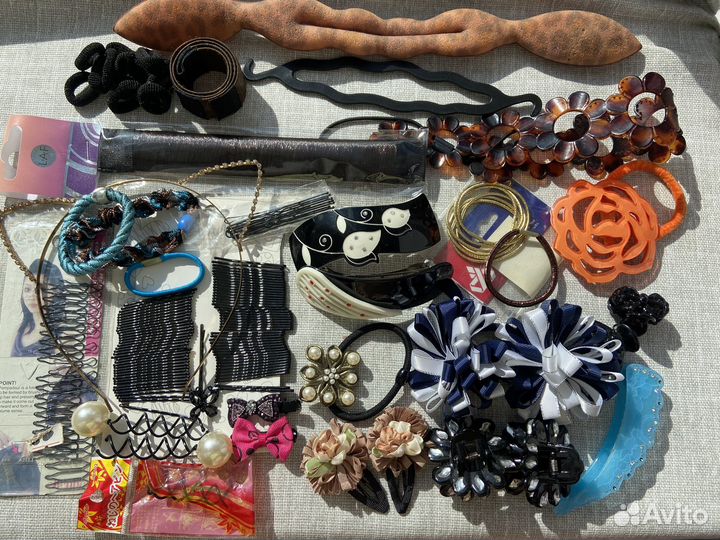 Пакетом /Резинки, крабики, заколки и др. для волос
