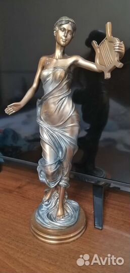 Статуэтка девушка с арфой