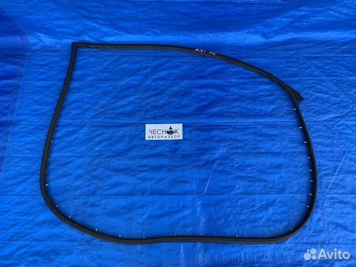 Уплотнитель передний левый двери Kia Sportage 2