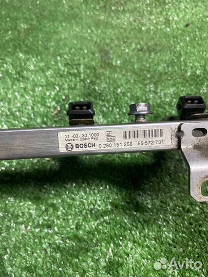 Топливная рейка Opel Astra J A14XER 2011