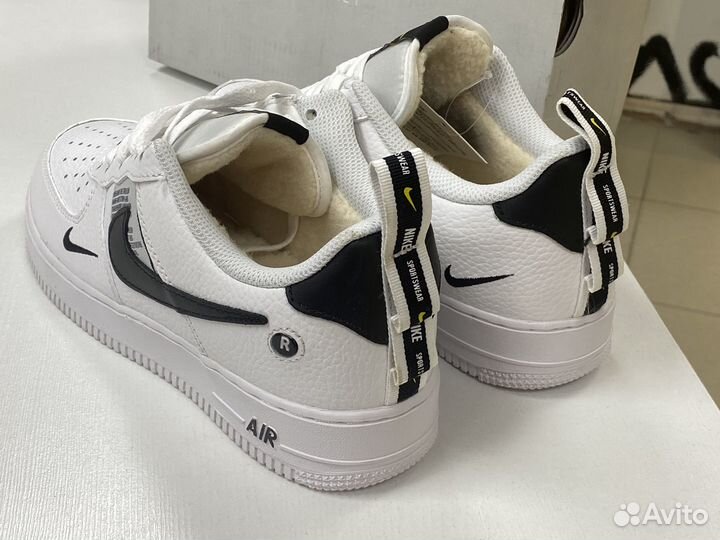 Кроссовки Nike Air Force 1 с мехом