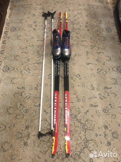 Лыжи,лыжные палки,ботинки