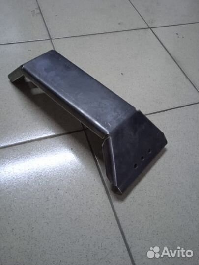 Крепление на водосток под поперечины багажника