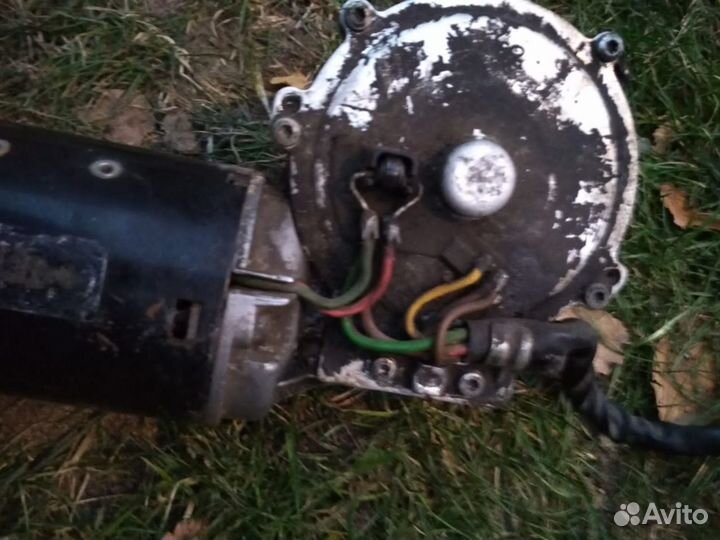 Моторчик дворника Мерседес 140