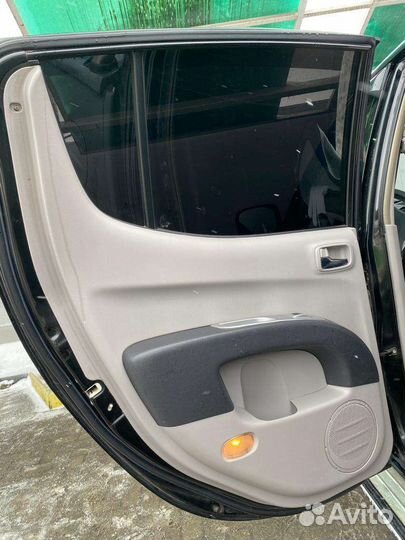 Mitsubishi l200 4 стекло двери