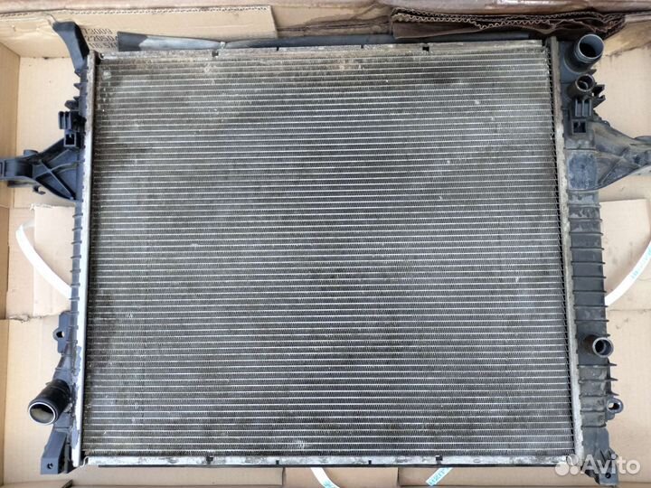 Радиатор охлаждения двигателя Вольво xc90
