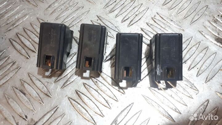 Реле Suzuki Tl1000S RF400 GSF400