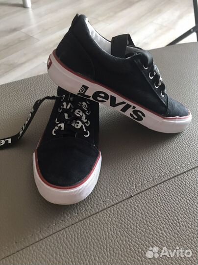 Кеды фирмы Levis