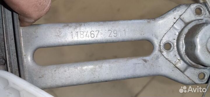 Стеклоподъемник передний правый Renault Logan