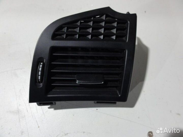 Дефлектор воздушный в торпедо правый Mercedes-Benz