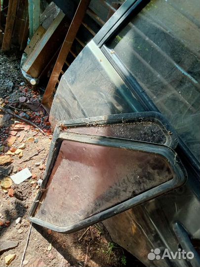 Заднее боковое стекло ваз 2114