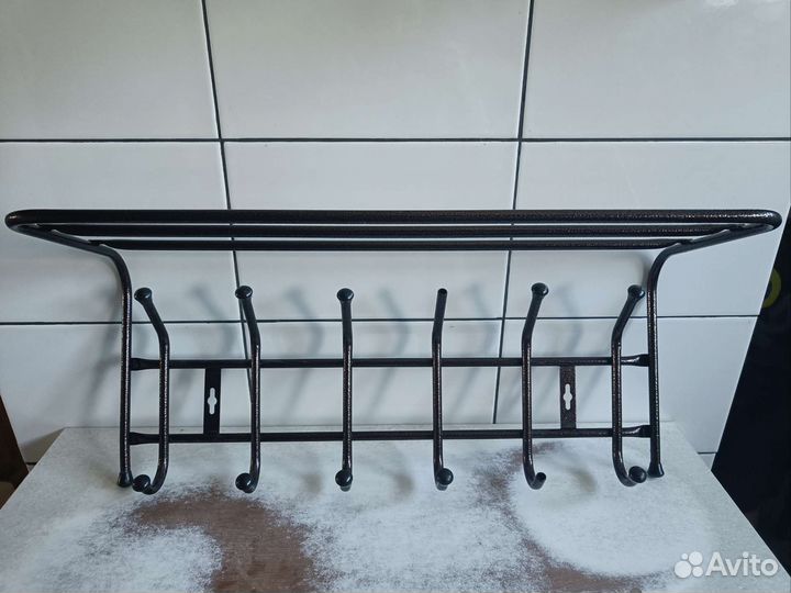 Вешалка для одежды настенная