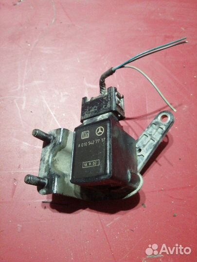 Датчик положения кузова Mercedes Benz Е-Класс W211