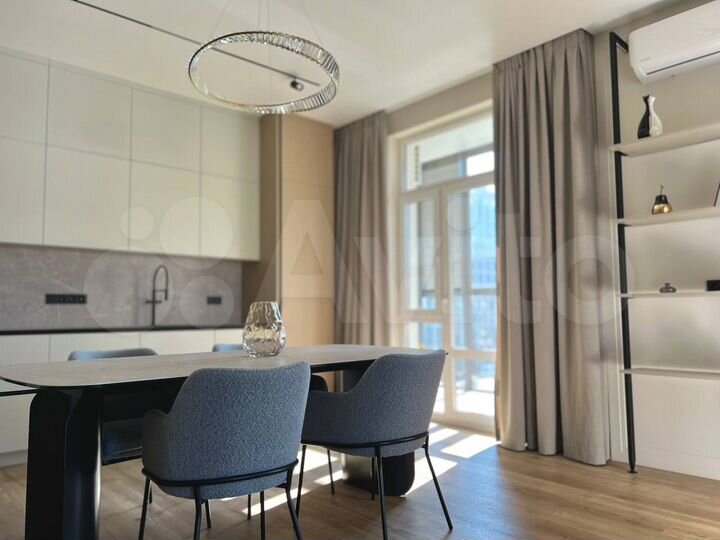 3-к. квартира, 113 м², 4/15 эт.